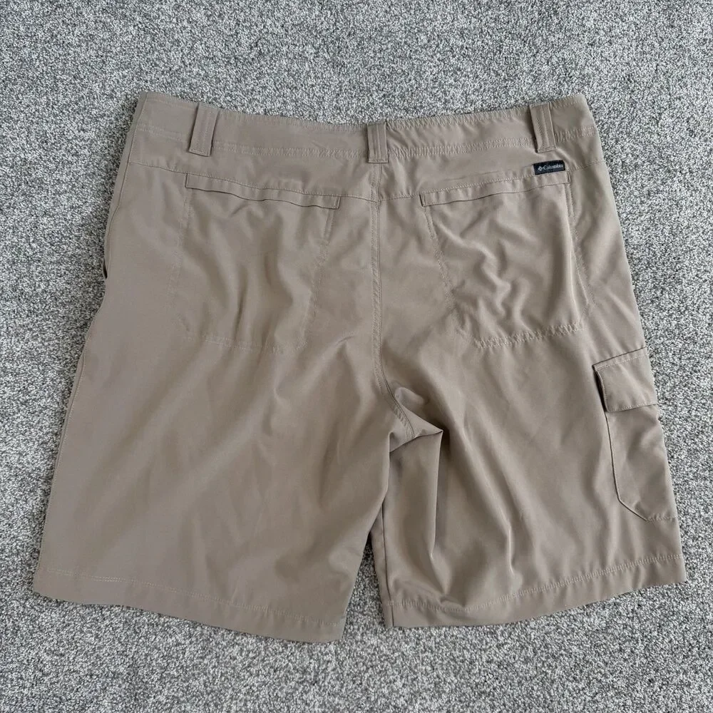 Columbia Eaglecrest Cargo Shorts Mens Lightweight Stretch Hiking Tan Size 40